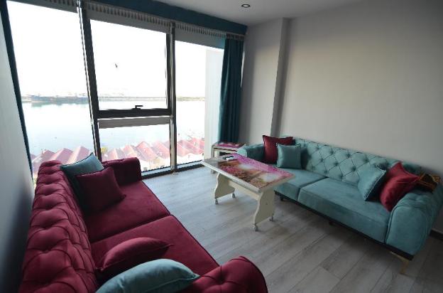 marina green suit hotel