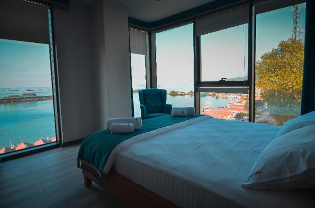 marina green suit hotel