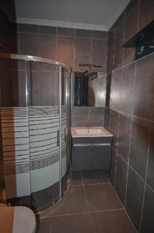 marina green suit hotel
