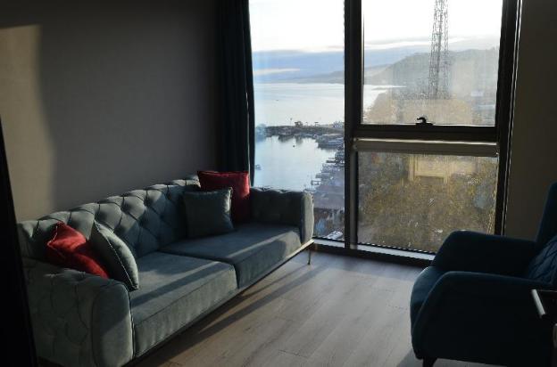 marina green suit hotel
