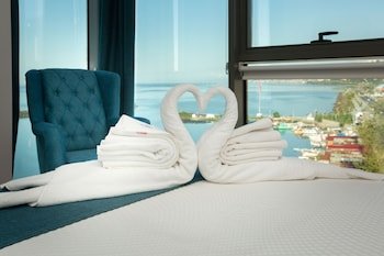 marina green suit hotel