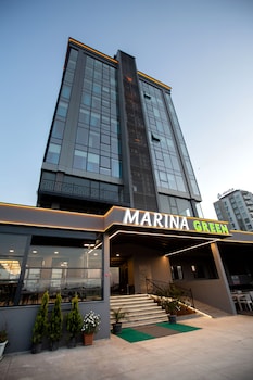 marina green suit hotel