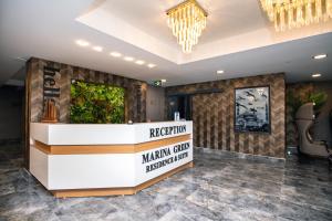 marina green suit hotel