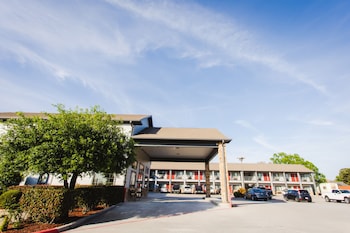 palace inn baytown spur tx 330