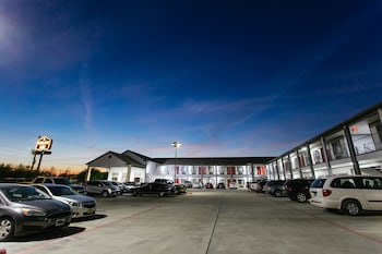 palace inn baytown spur tx 330