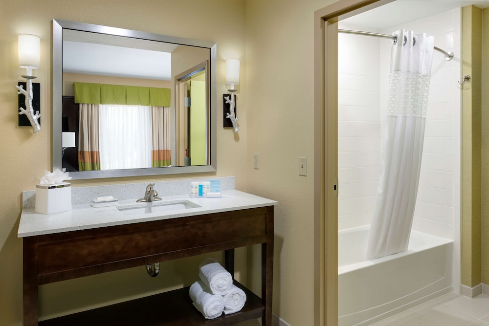 hampton inn and suites williamsport faxon exit