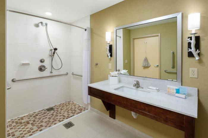 hampton inn and suites williamsport faxon exit