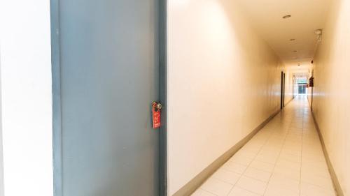 reddoorz near sm calamba vaccinated staff