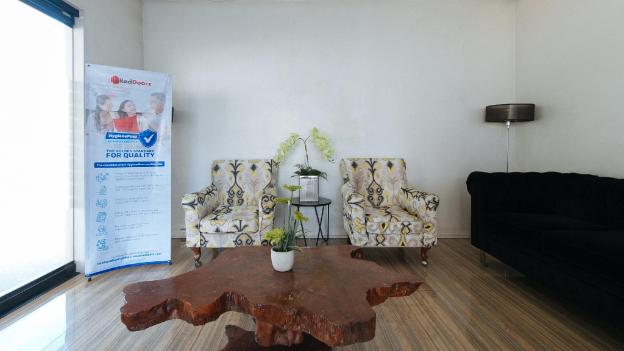 reddoorz near sm calamba vaccinated staff