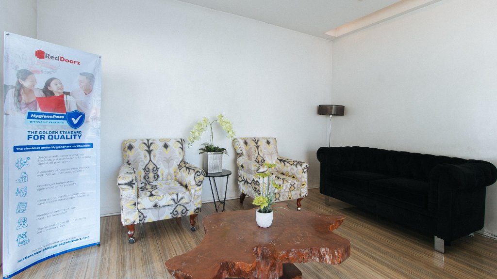 reddoorz near sm calamba vaccinated staff