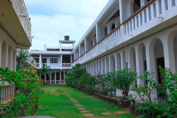 hotel silver sands