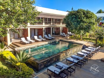 the garden lodge