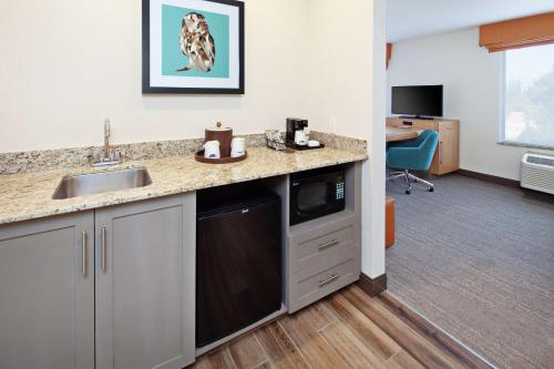 hampton inn and suites chino hills
