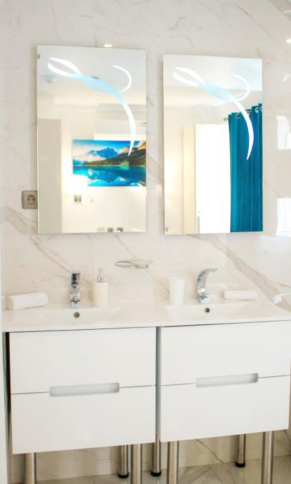 seven square luxury suites