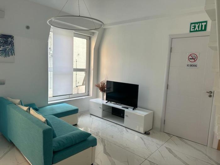 seven square luxury suites