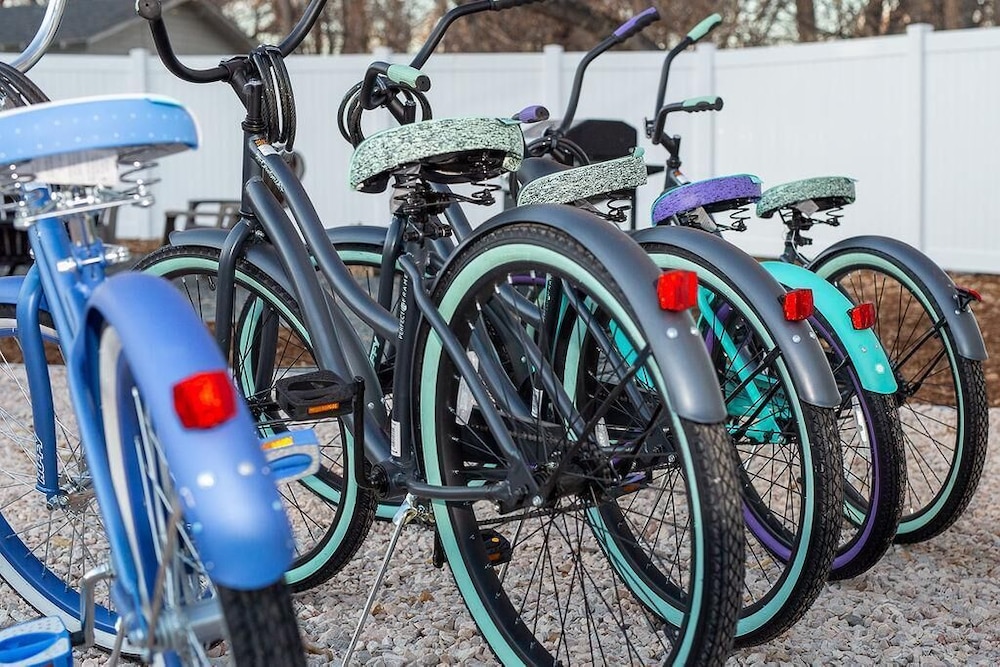 cozy retreat walk to unc free cruiser bikes