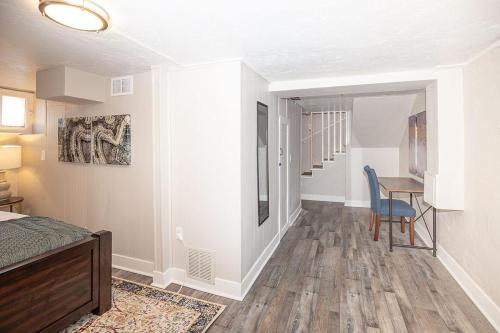 cozy carriage house walk to unc free bikes