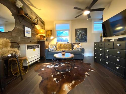 The Chic Guest Retreat In Old Town Near Csu!,Arrowhead>>Fort Collins,3.5 star