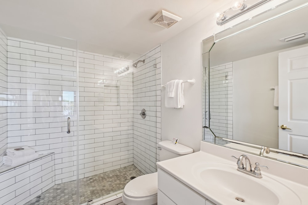 seacrest 301b 2 bedroom condo by redawning