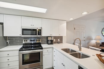 seacrest 301b 2 bedroom condo by redawning