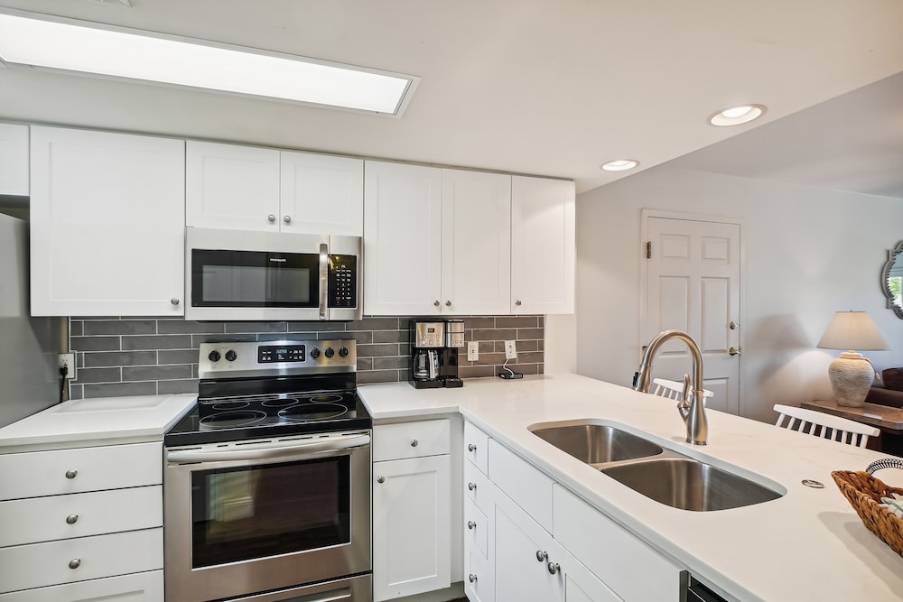seacrest 301b 2 bedroom condo by redawning