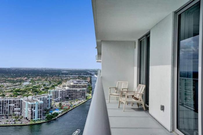 amazing apartments at h beach house