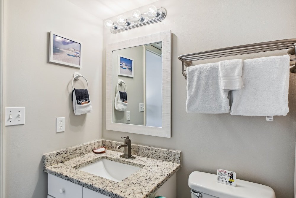 seacrest 211 2 bedroom condo by redawning