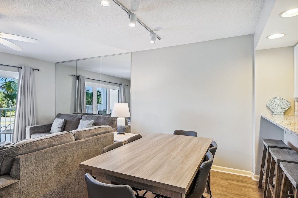 seacrest 211 2 bedroom condo by redawning