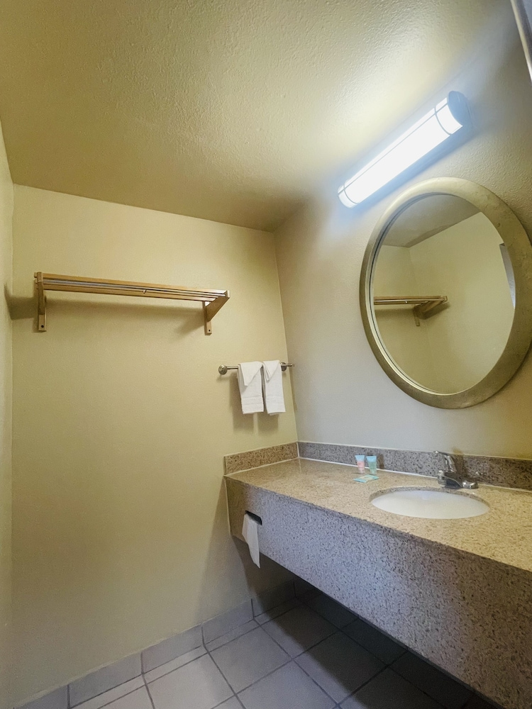 happy inn i 10 eloy and casa grande