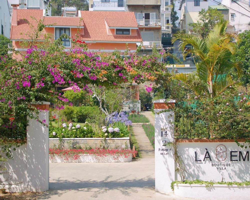 la em boutique villa