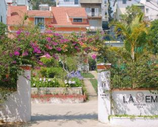 la em boutique villa