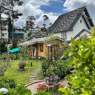 la em boutique villa