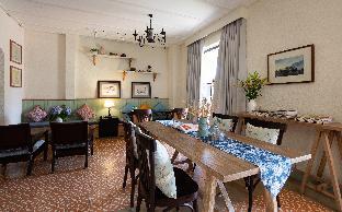 la em boutique villa