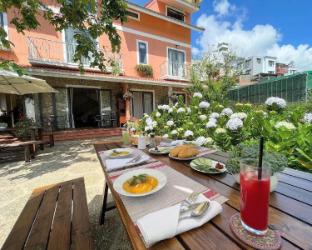 la em boutique villa