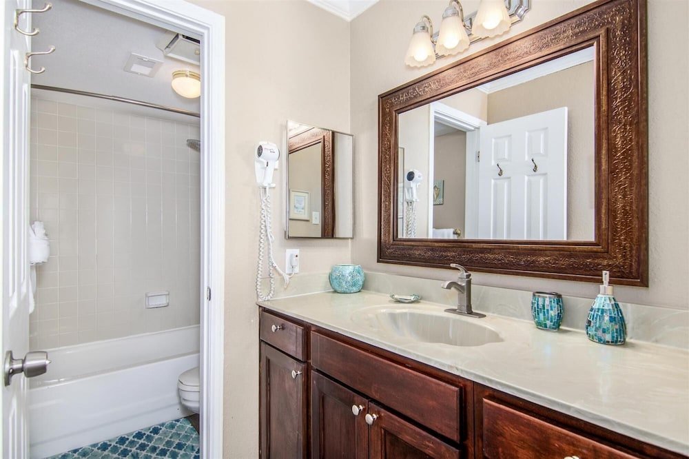 Seascape 2111 In Galveston,,3.5 star