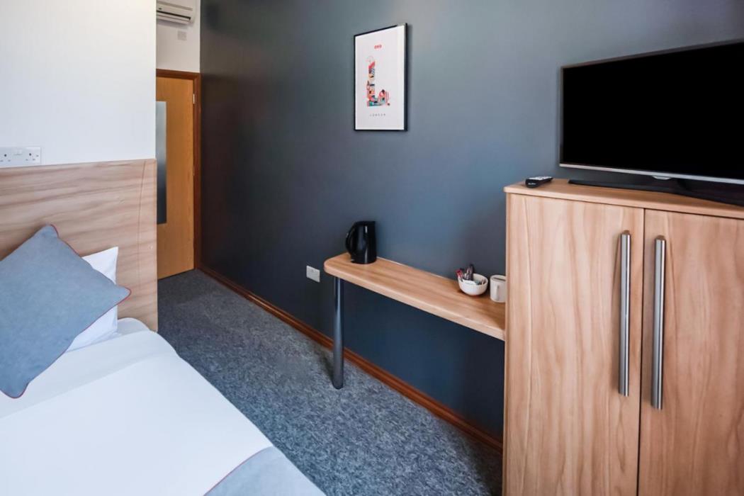 oyo arinza hotel london ilford
