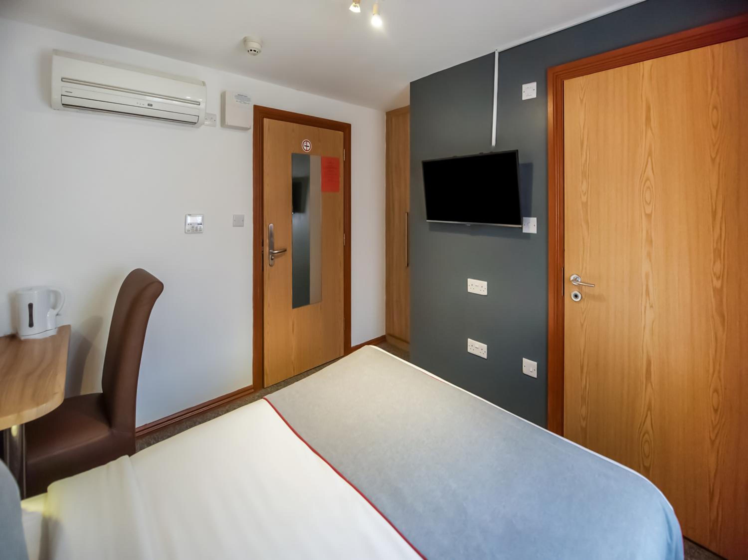 oyo arinza hotel london ilford