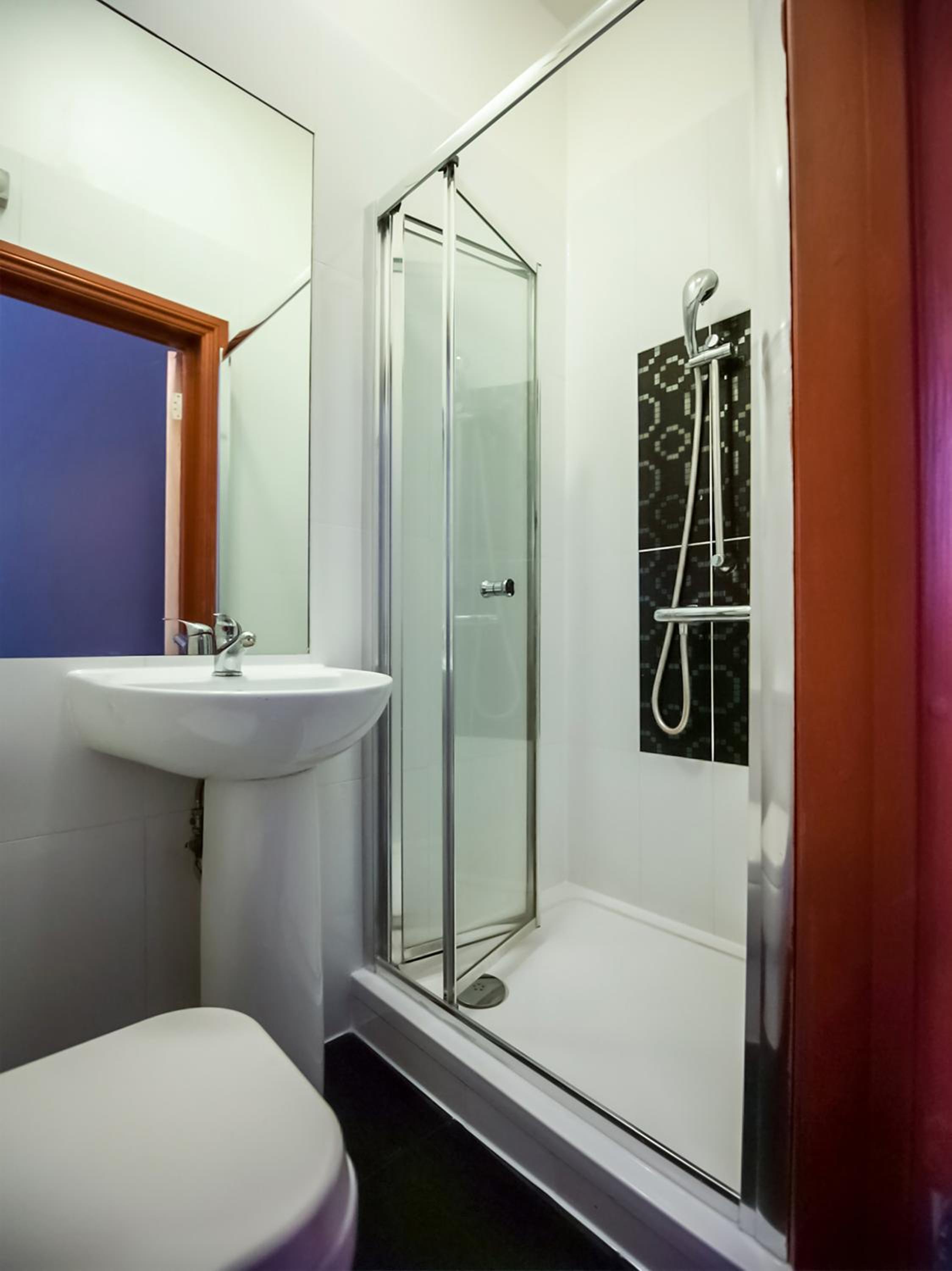 oyo arinza hotel london ilford
