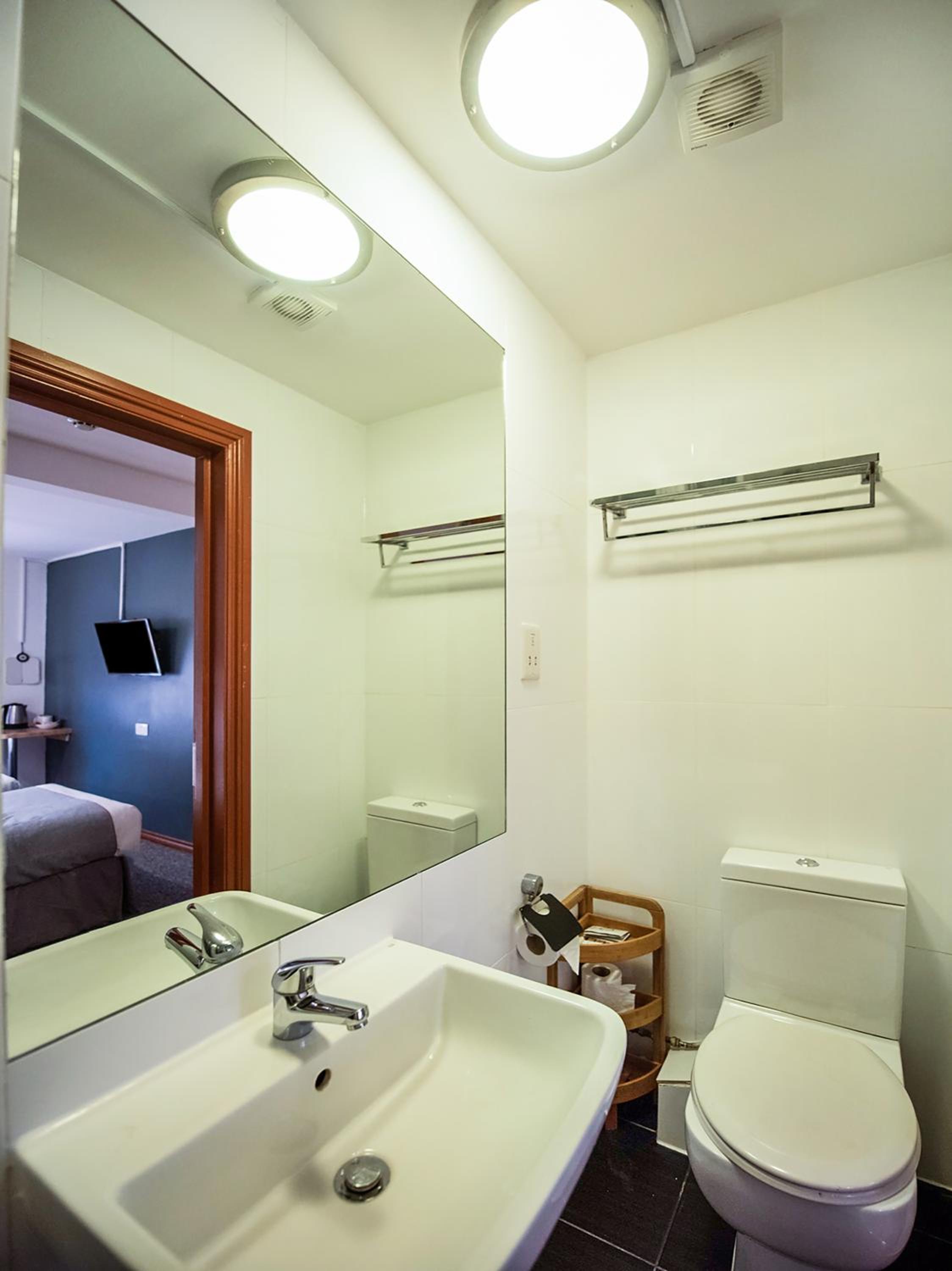 oyo arinza hotel london ilford