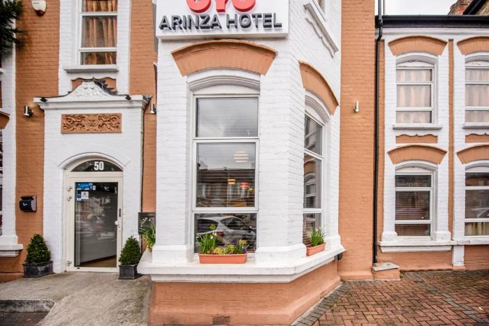 oyo arinza hotel london ilford