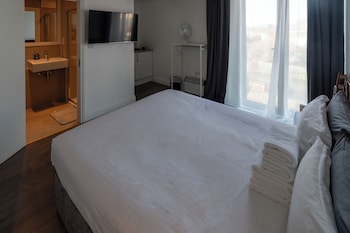 abbey point hotel