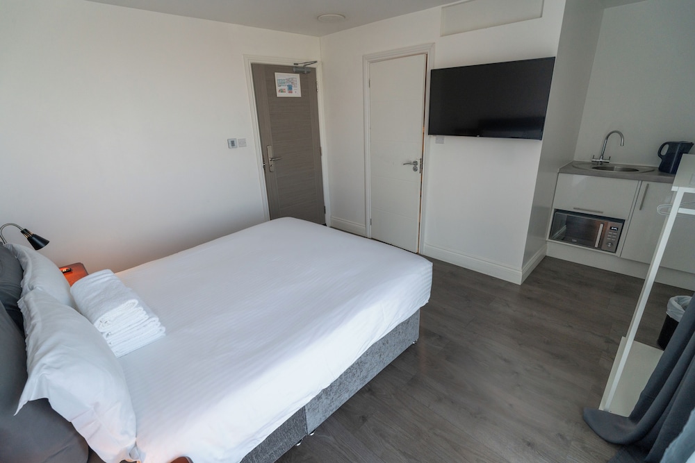 abbey point hotel