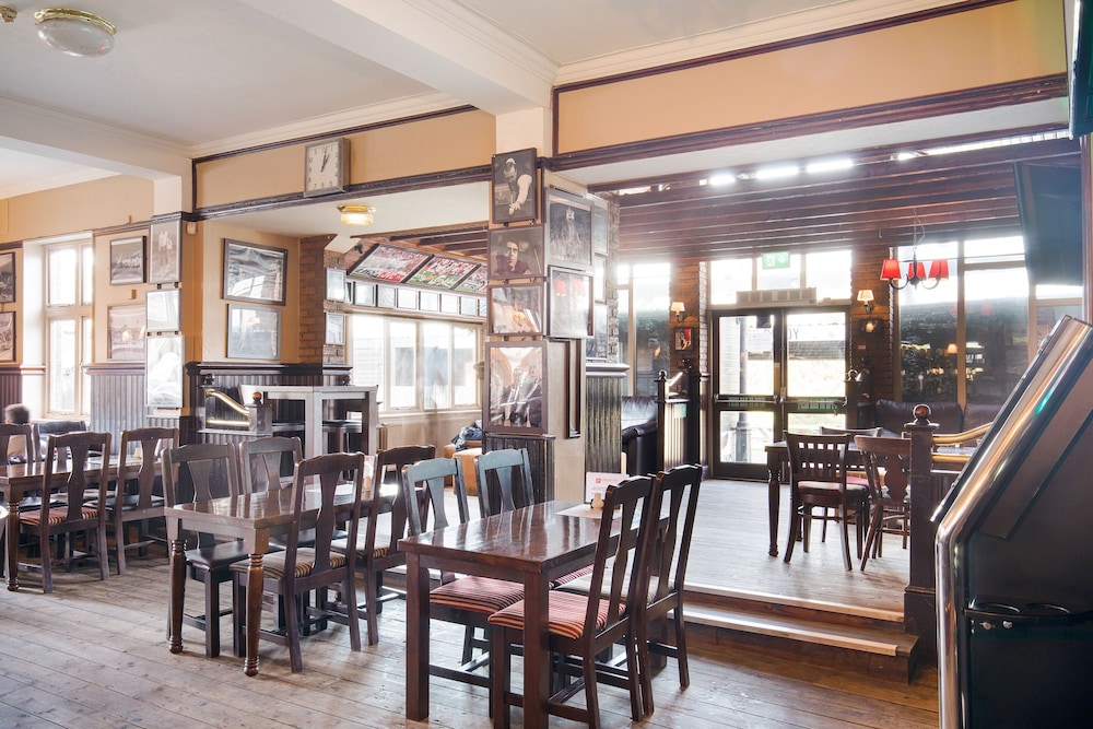 oyo the green man pub and hotel