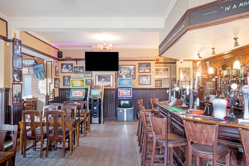 oyo the green man pub and hotel