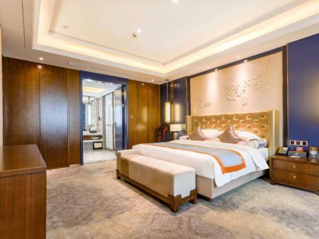 rezen heyi hotel yizhang