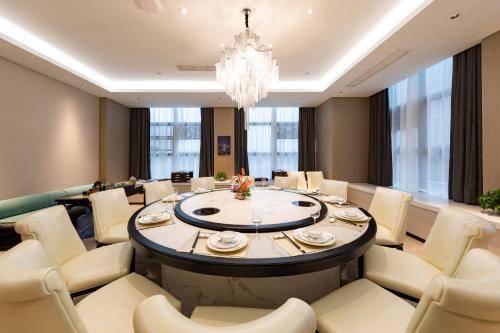atour hotel wuhan jinyin lake