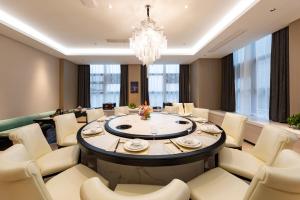 atour hotel wuhan jinyin lake