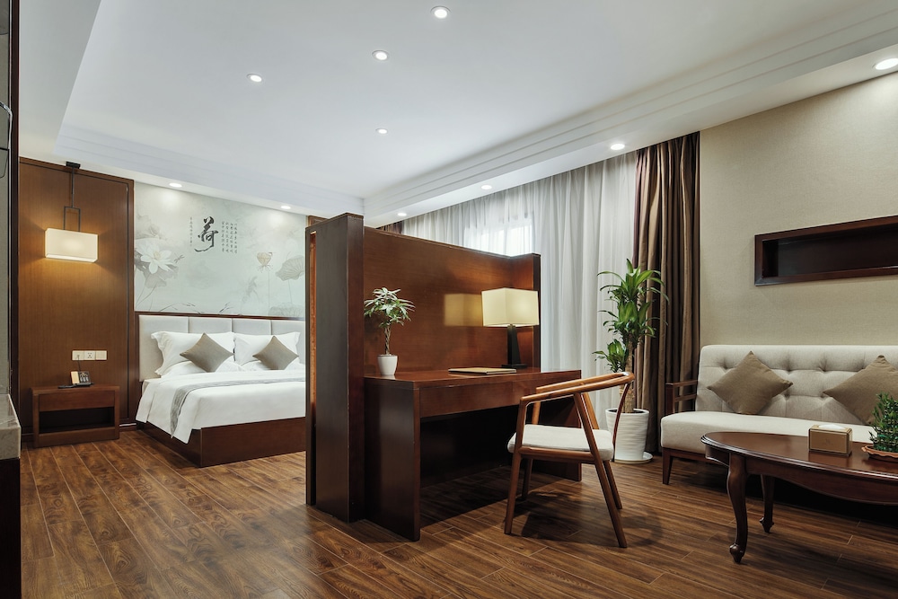 rose garden international hotel