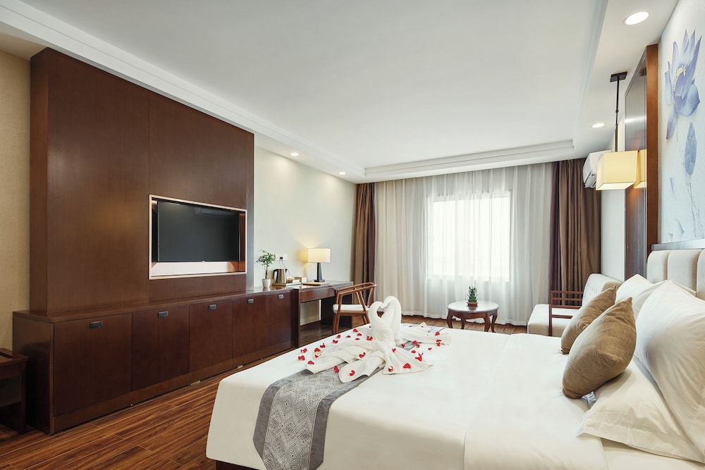 rose garden international hotel