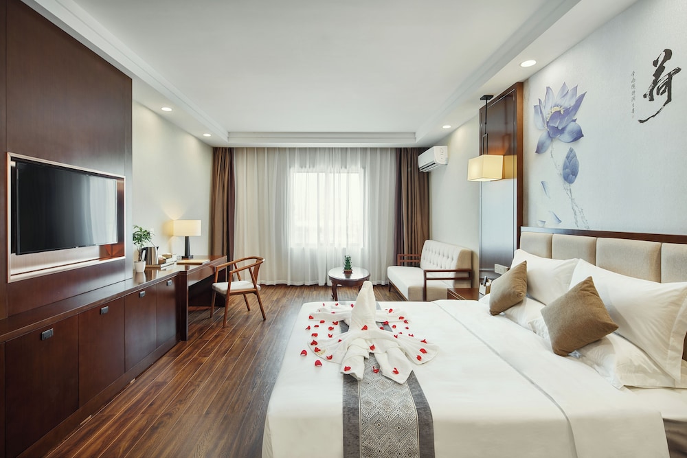 rose garden international hotel